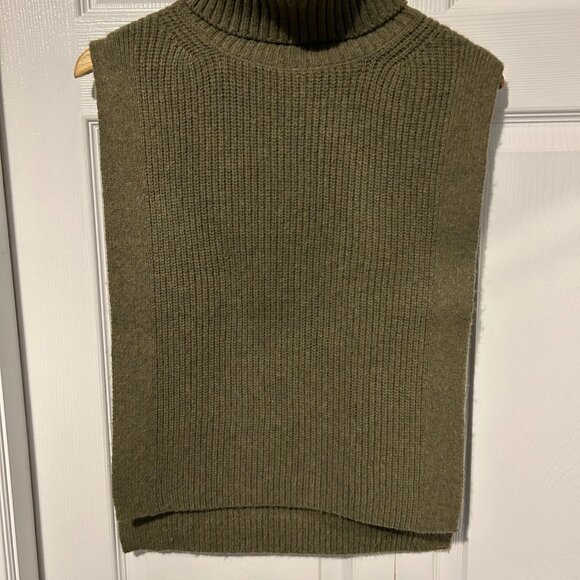 Open Side Slit Vest - Picture 6 of 8